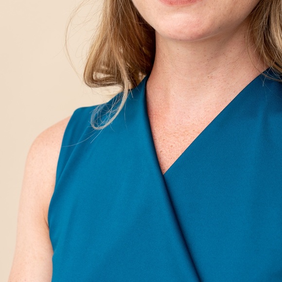 Sleeveless Cross Front Top - Picture 2 of 5